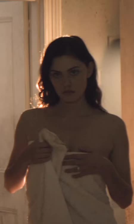 Nude Celebs Phoebe Tonkin In Bloom Video Nudecelebgifs