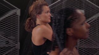 Dina Meyer in Starship Troopers