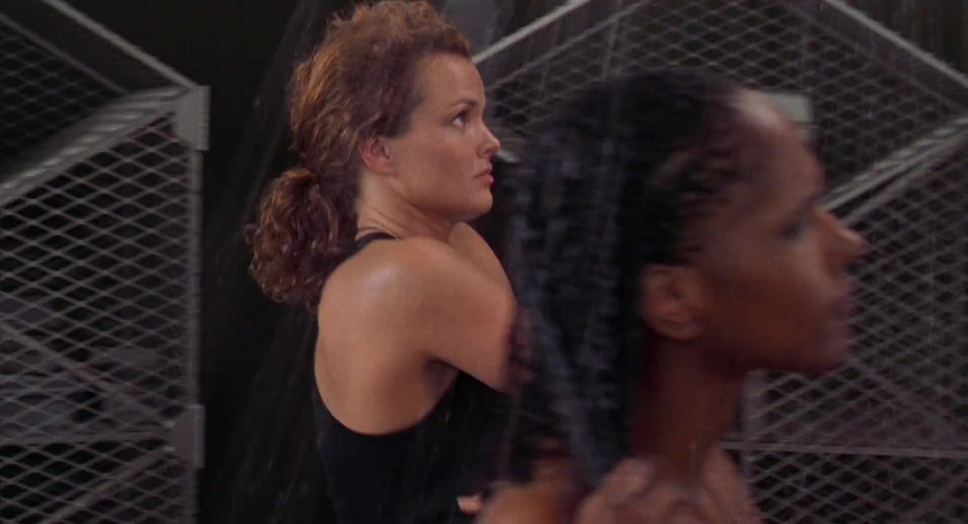 Nude Celebs Dina Meyer In Starship Troopers GIF Video