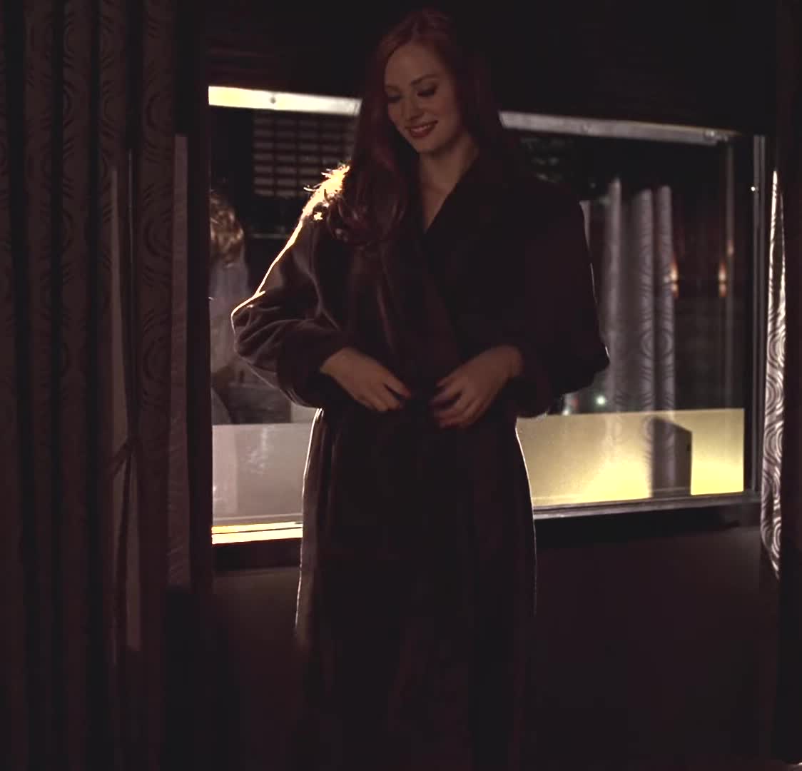 Nude celebs: Deborah Ann Woll - GIF Video | nudecelebgifs.com