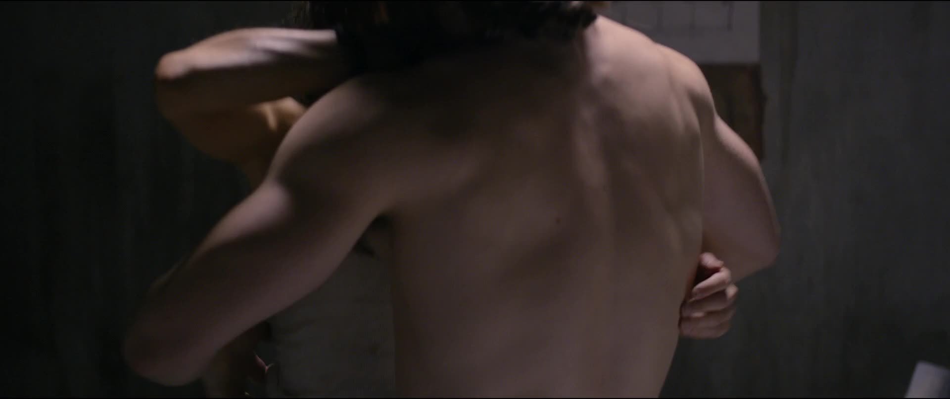 Horror movie nudes: Sophie Skelton - Day of the Dead: Bloodline - GIF Video  | nudecelebgifs.com