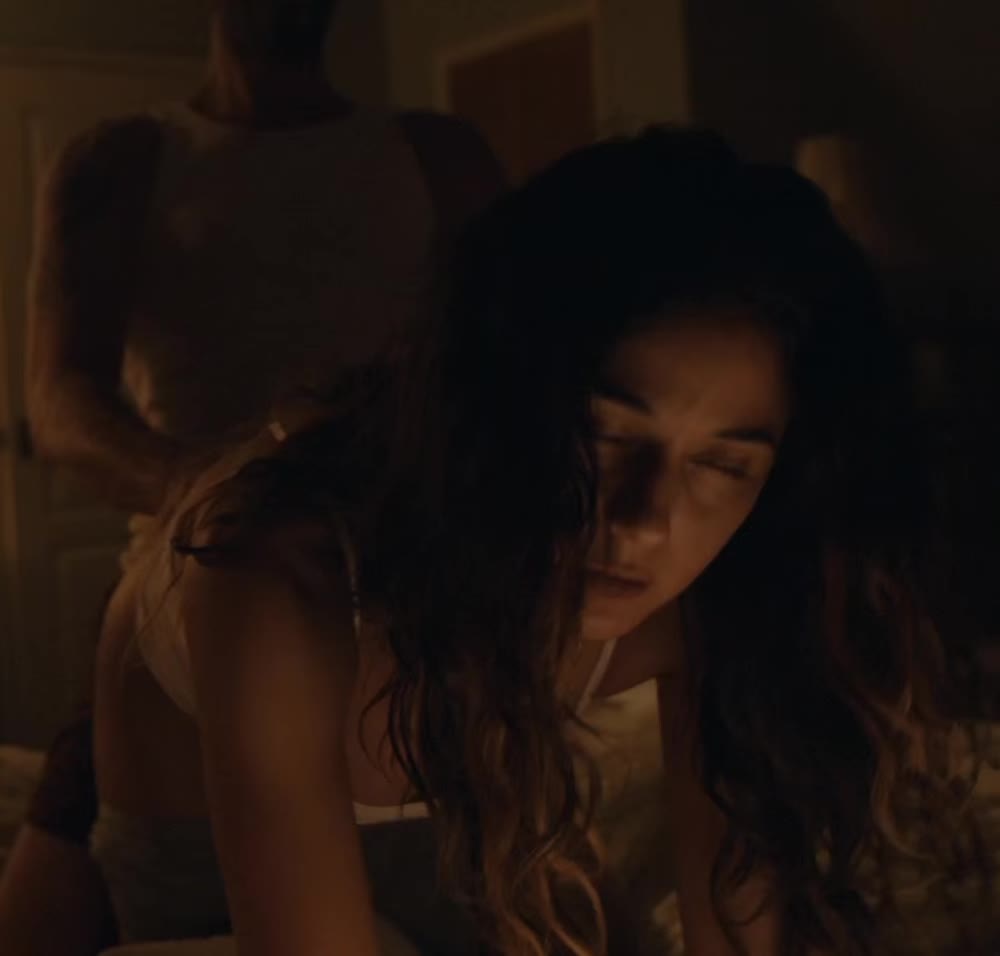 Horror movie nudes: Emmanuelle Chriqui - Hospitality - GIF Video |  nudecelebgifs.com