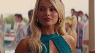 Margot Robbie did a lot of sexy shit in The Wolf of Wall Street but in this gif, she's doing absolutely nothing, and it's as hot as anything in the movie.