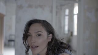 Gal Gadot teasing us with her ass in jeans