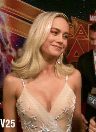 Brie Larson spectacular tits and cleavage, Gorgeous smile :) too! - Celeblr