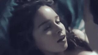 I just want Emilia Clarke look at me like this, when I start to inseminate her fertile pussy
