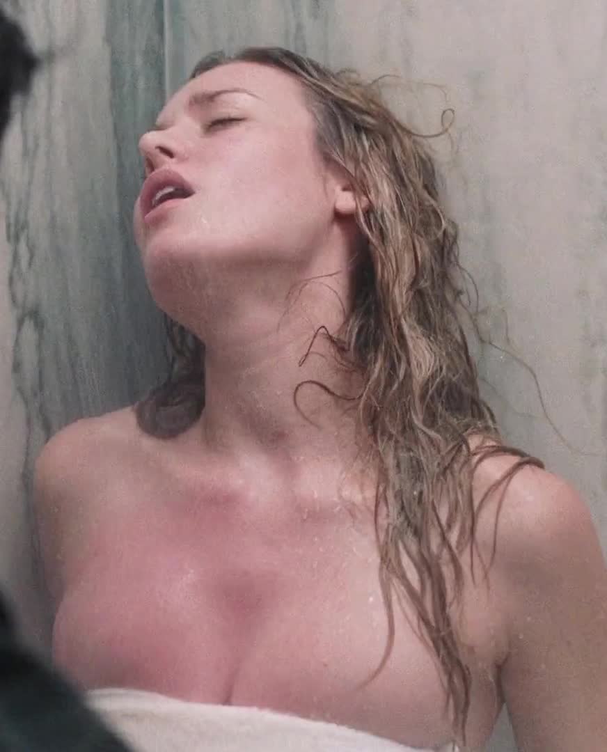 Brie Larson Nude Gif