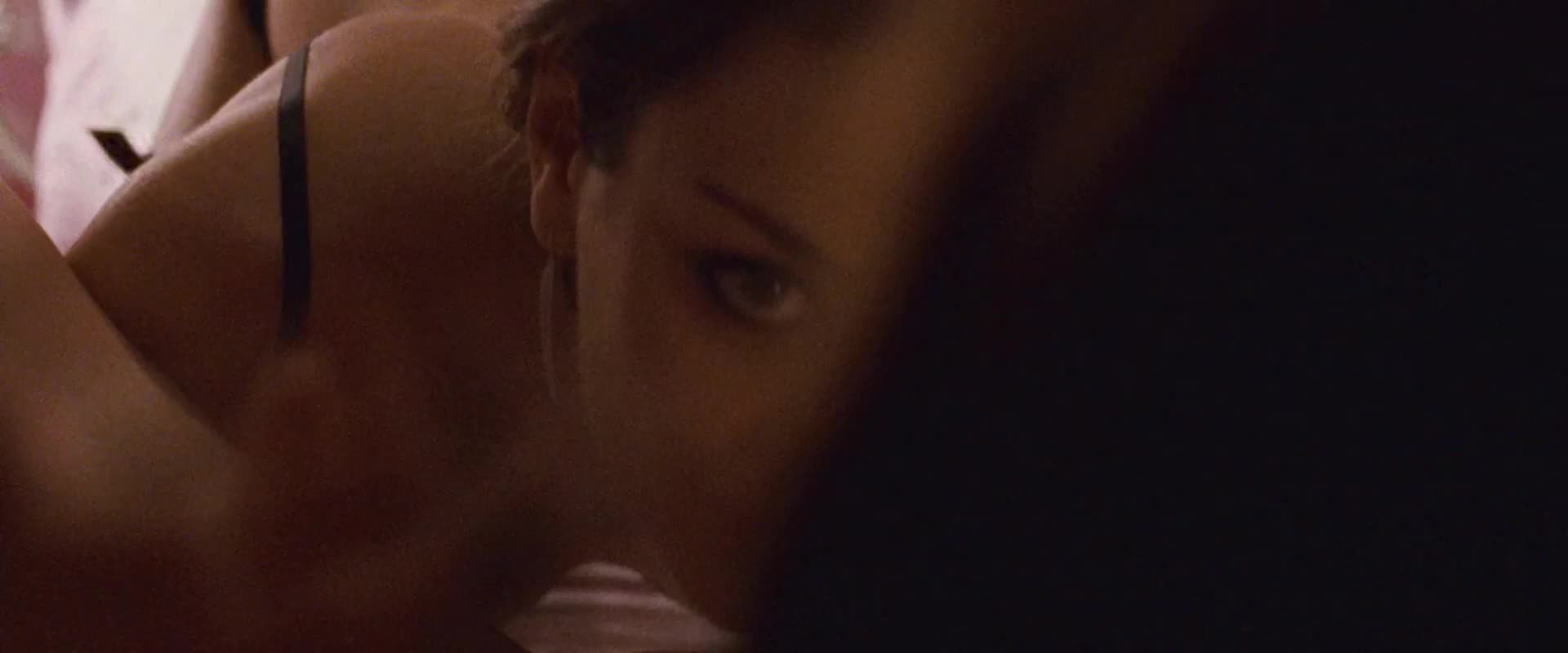 Black Swan Natalie Portman Porn - Lesbian: Mila Kunis and Natalie Portman in Black Swan - GIF Video |  nudecelebgifs.com