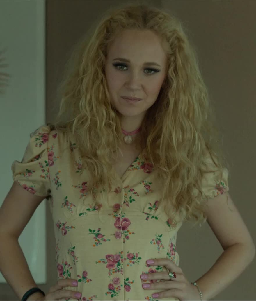 Nude celebs: Juno Temple - GIF Video | nudecelebgifs.com