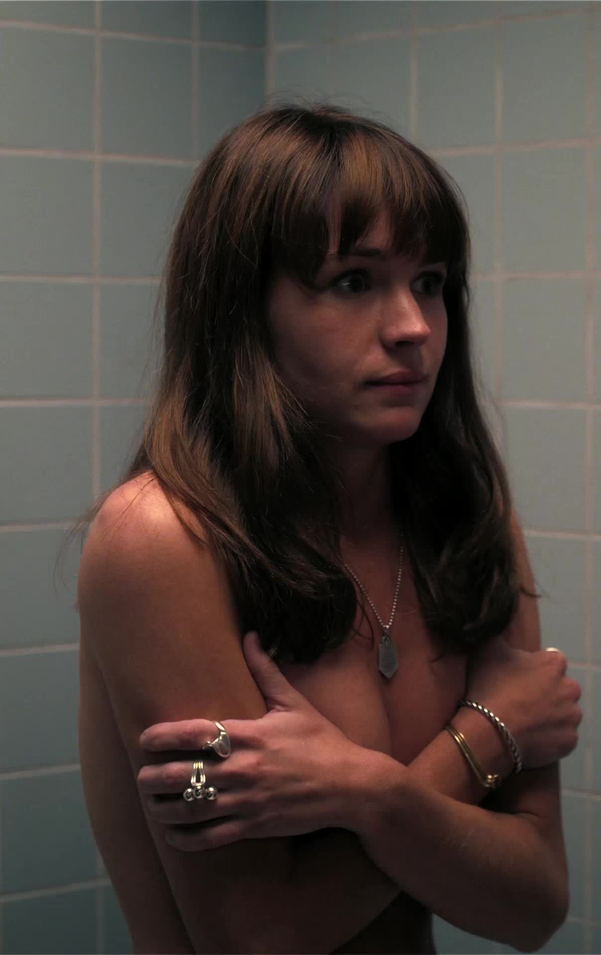 Nude celebs: Britt robertson - girlboss - GIF Video | nudecelebgifs.com