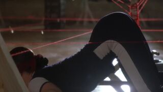 Catherine Zeta-Jones dips beneath strings in Entrapment