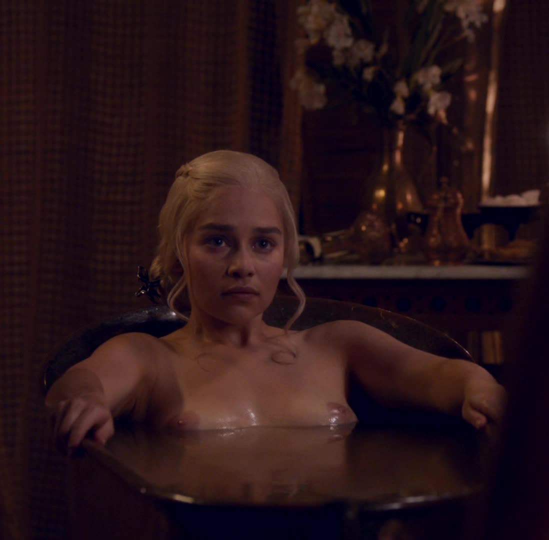 Nude Scenes: Emilia Clarke - Game of Thrones - GIF Video.