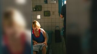 michelle Williams sharing a bath with roommate and revealing plots in Take this Waltz
