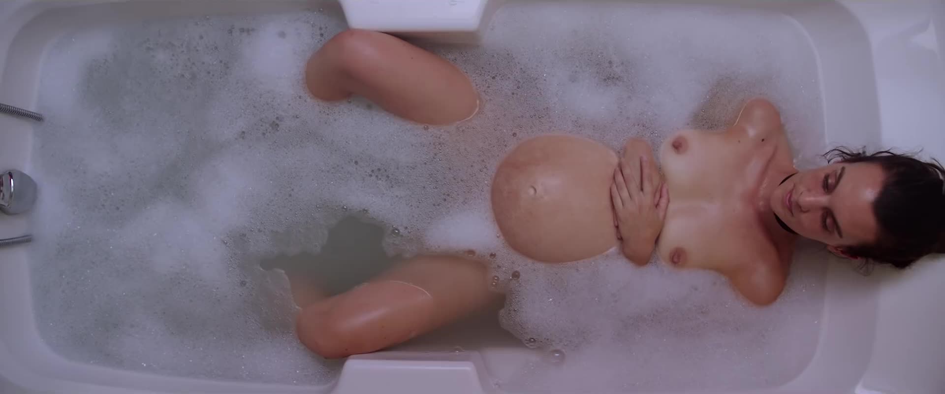 Nude Scenes: Frankie Shaw pregnant plotting in the bath tub, in Bad Peter .  - GIF Video | nudecelebgifs.com