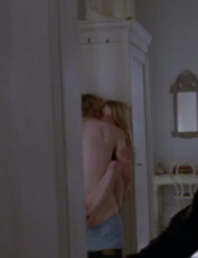 Emma roberts sex scene