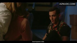 Ester Expósito threesome scene in Elite
