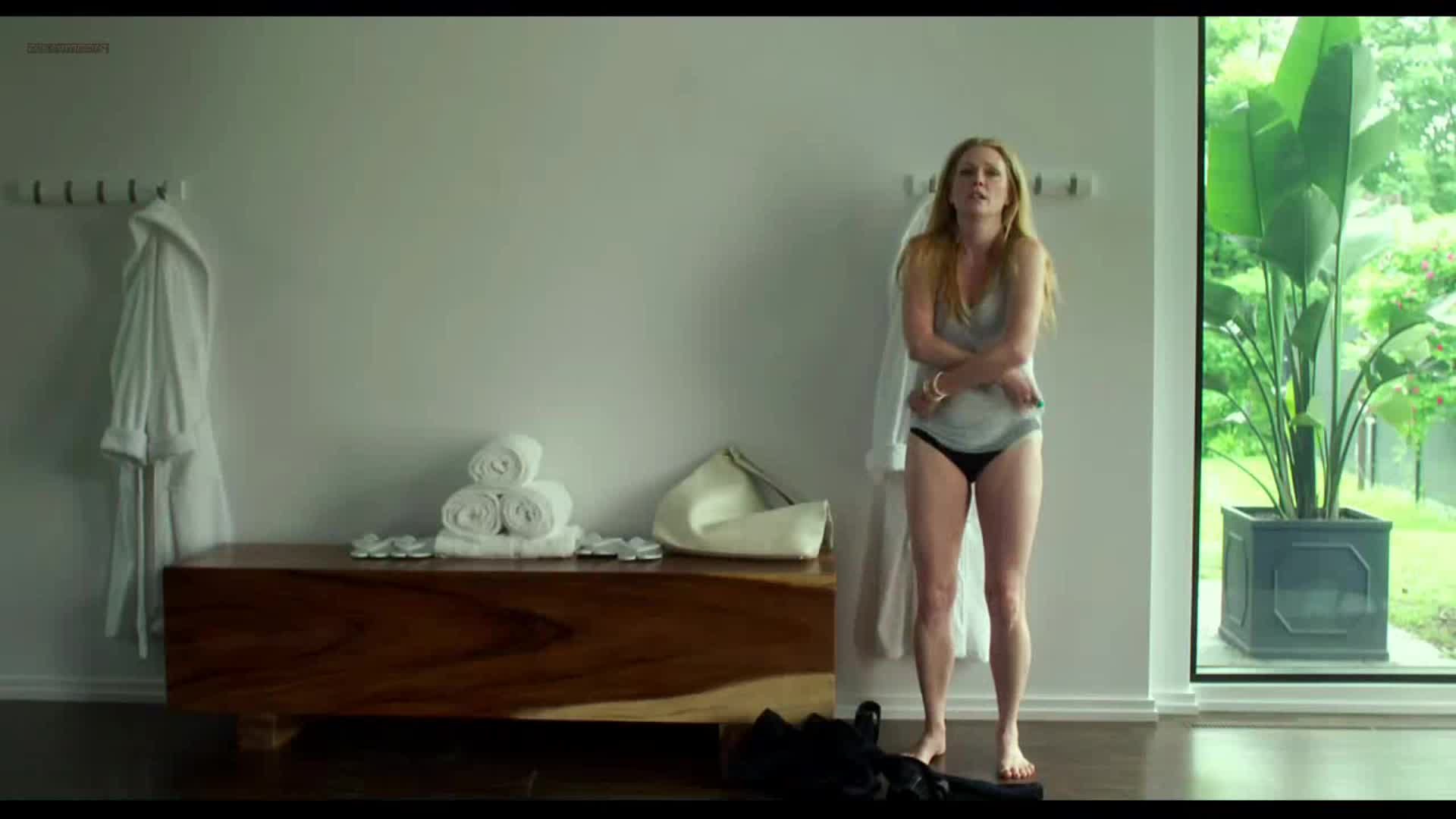 Nude Scenes: Julianne Moore - Maps to the Stars - GIF Video |  nudecelebgifs.com