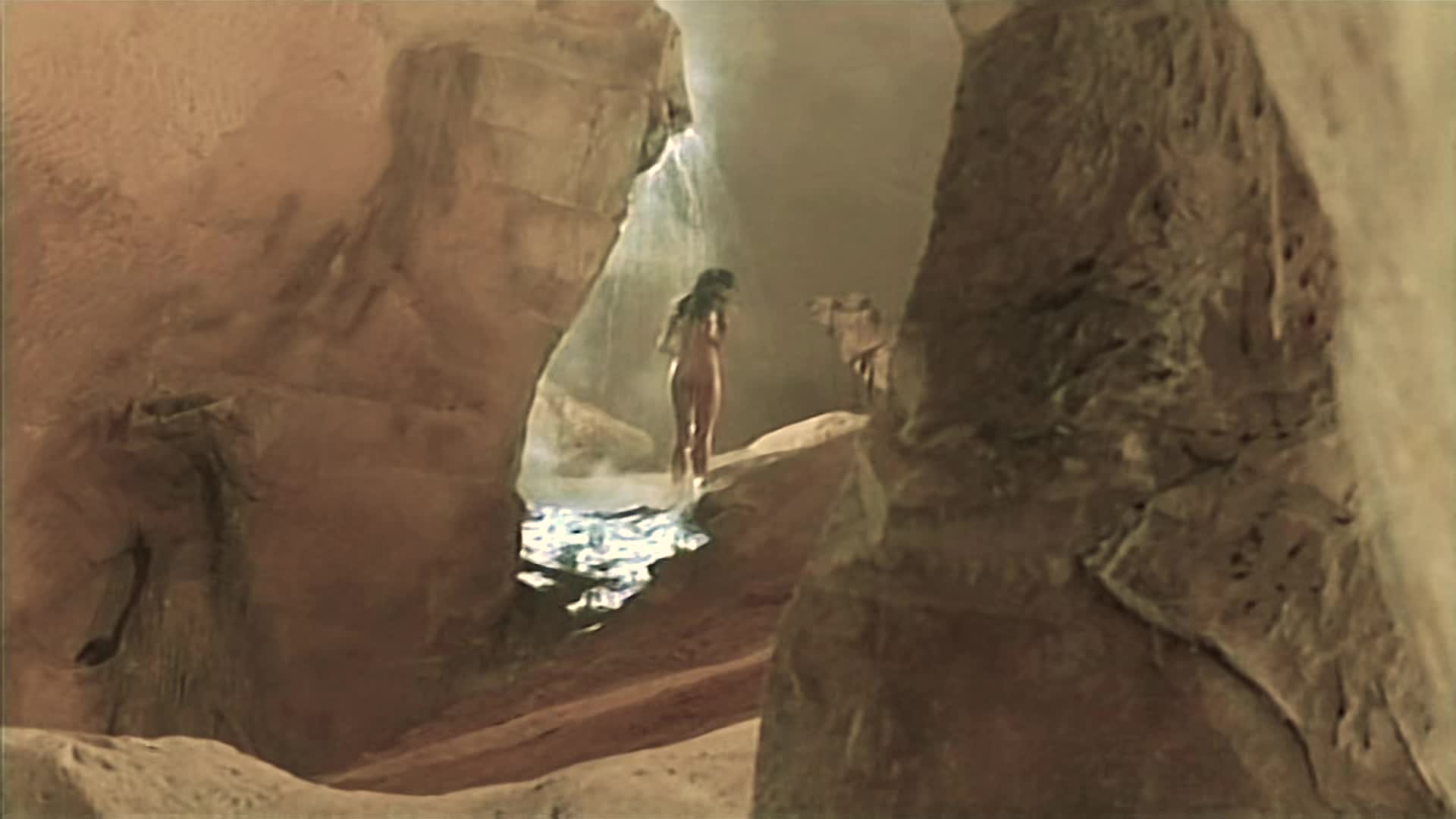 Nude Scenes: Phoebe Cates - Paradise - GIF Video | nudecelebgifs.com