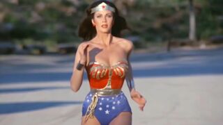 Lynda Carter slo-mo plots in Wonder Woman