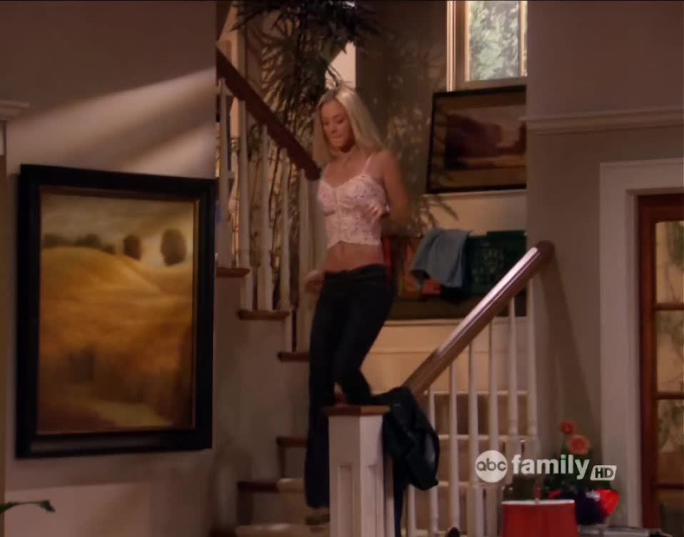 Nude Scenes Kaley Cuoco Sweet Plot In 8 Simple Rules Gif Video