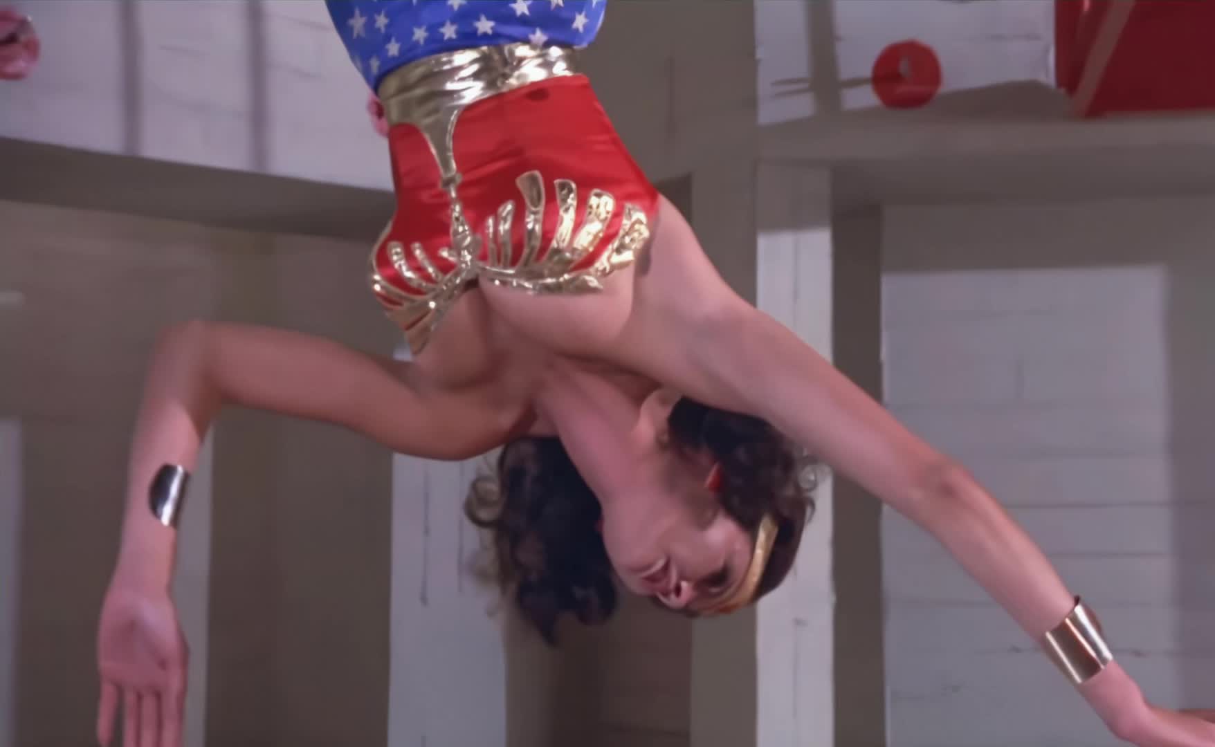 Nude Scenes: Lynda Carter hanging plot in 