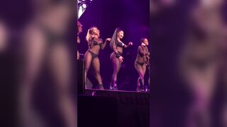 Nicki Minaj getting her ass worshiped by her backup dancer