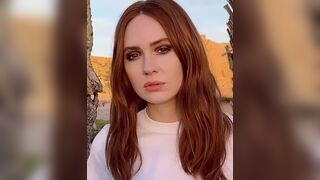 I want Karen Gillan to look at me like I'm a pathetic piece of shit while I jerk off to her