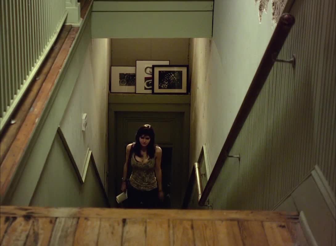 Boobs: Alexandra Daddario bouncing up the stairs - GIF Video |  nudecelebgifs.com