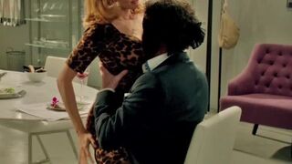 Heather Graham getting her assets groped