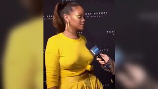 Rihanna has the sexiest titties