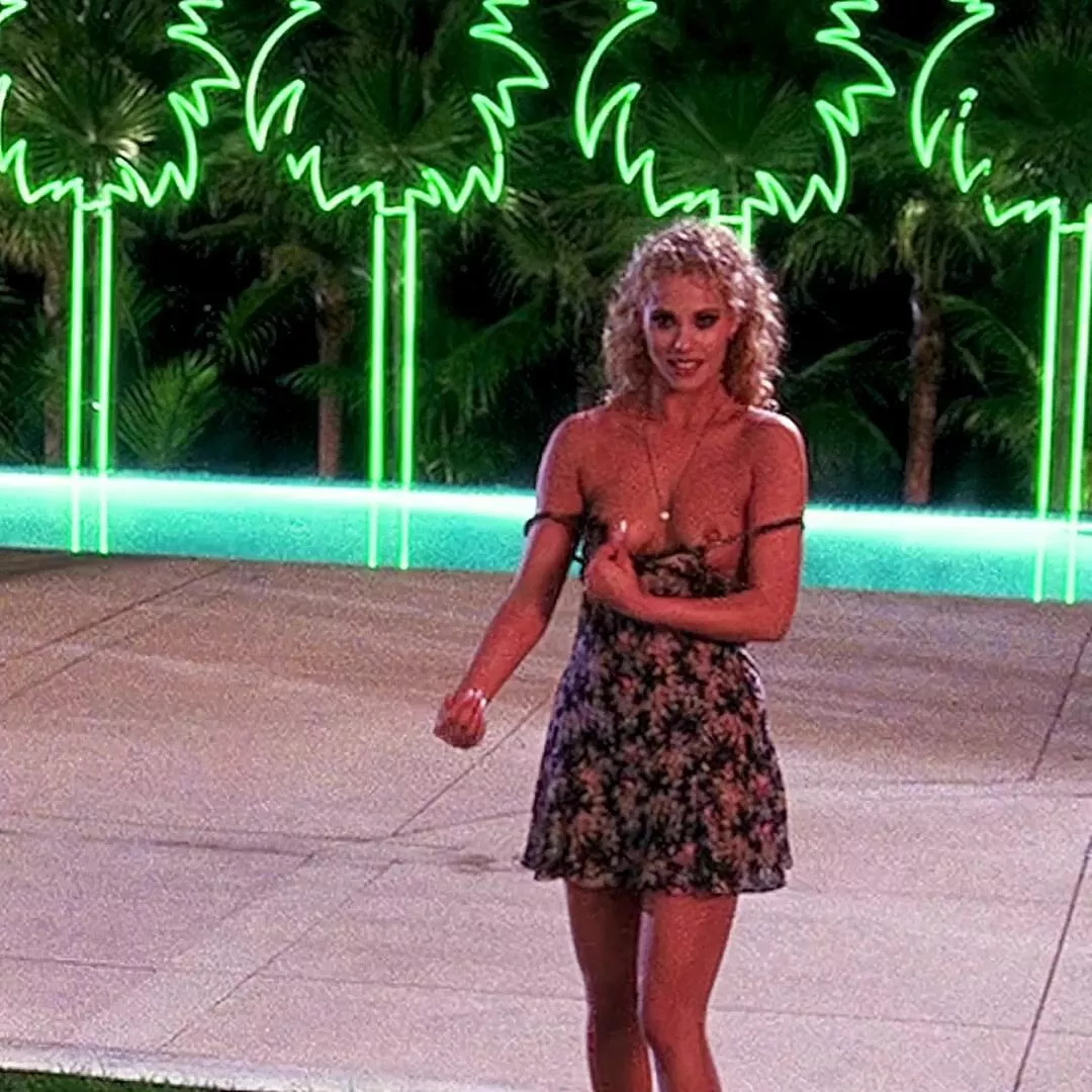 Nude celebs: Elizabeth Berkley in Showgirls - GIF Video | nudecelebgifs.com