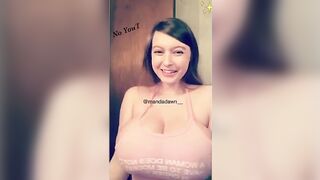 Amanda Love Jiggling