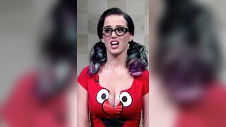 Katy Perry and the legendary Elmo shirt