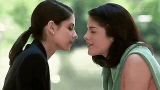 Sarah Michelle Gellar and Selma Blair making out