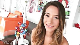 Another minute with Eva Lovia