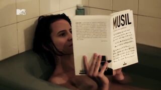 Bianca Comparato (brazilian actress known for Netflix's 3%) topless in the bathtub in series A Menina sem Qualidades (2013)