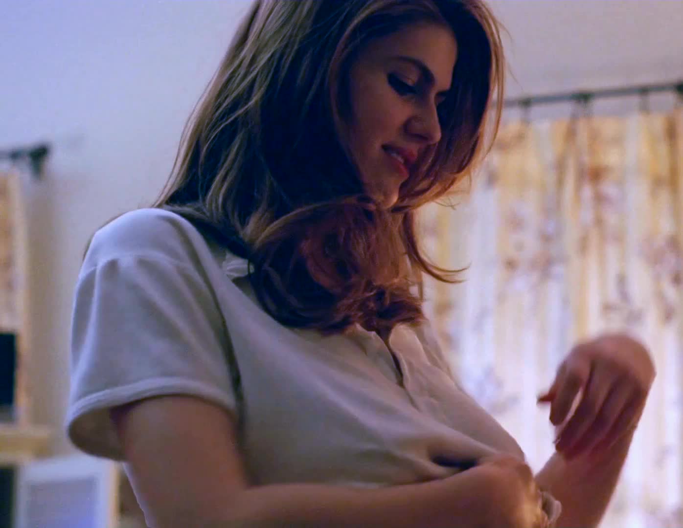 Boobs: Alexandra Daddario - GIF Video | nudecelebgifs.com