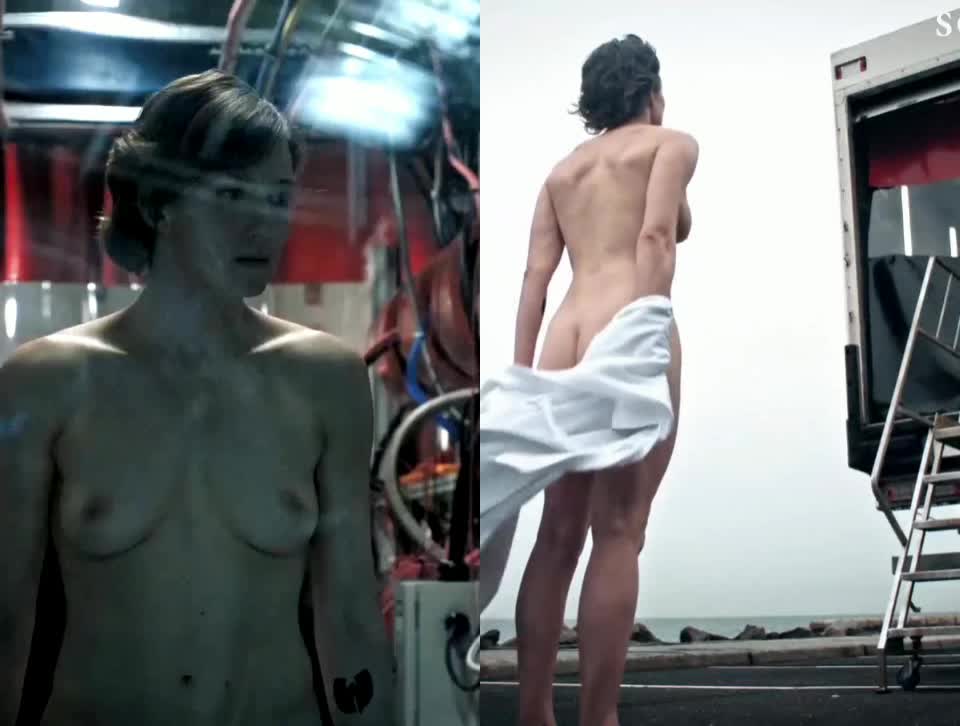 Carrie Coon - Front & Rear in ' The Leftovers', Nude cele...