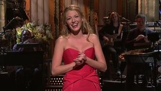 Blake Lively Presenting Her Amazing Cleavage