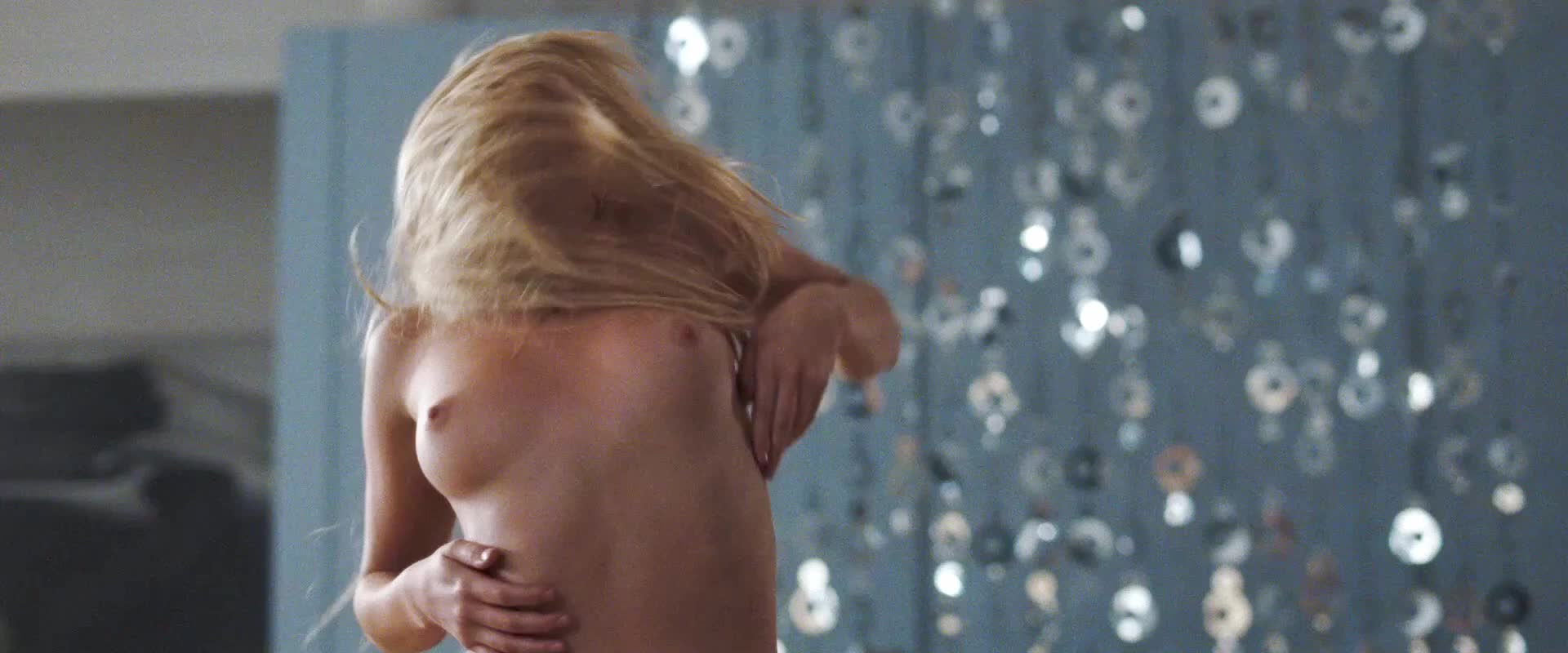 Amber Heard in 'The Informers', Nude debut, Amber Heard, gif vide...