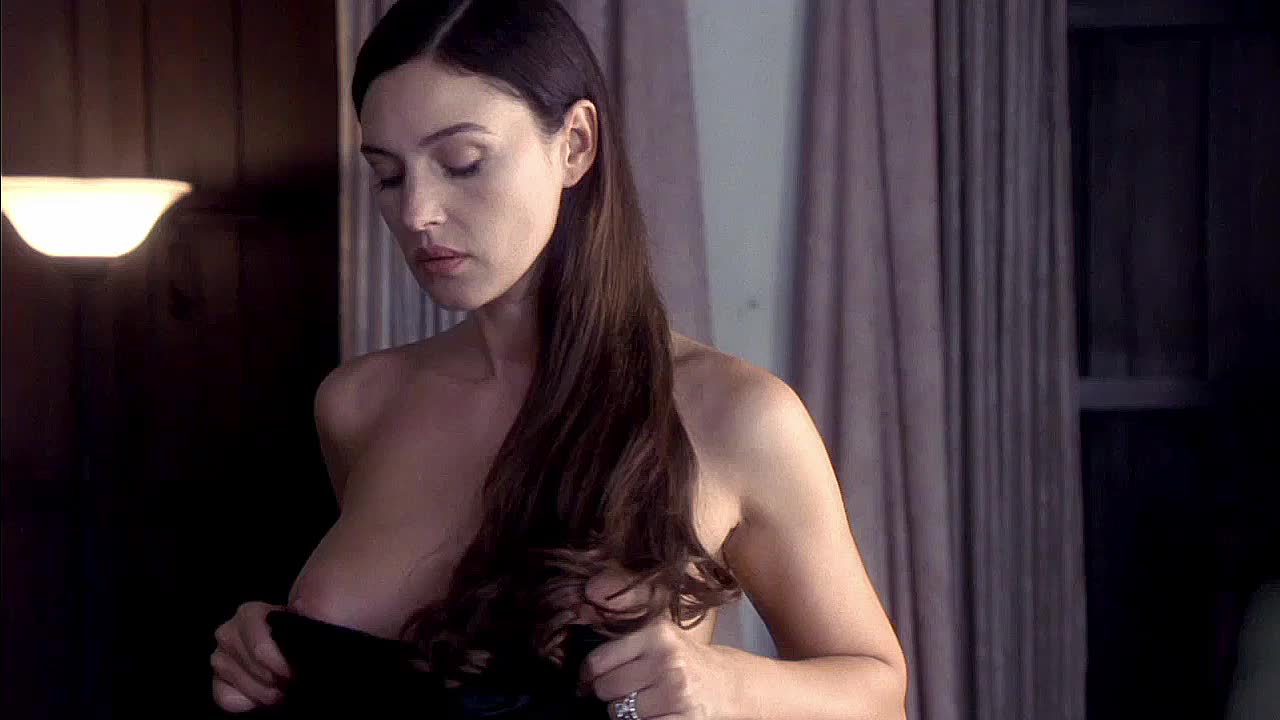 Monica Bellucci Nipples