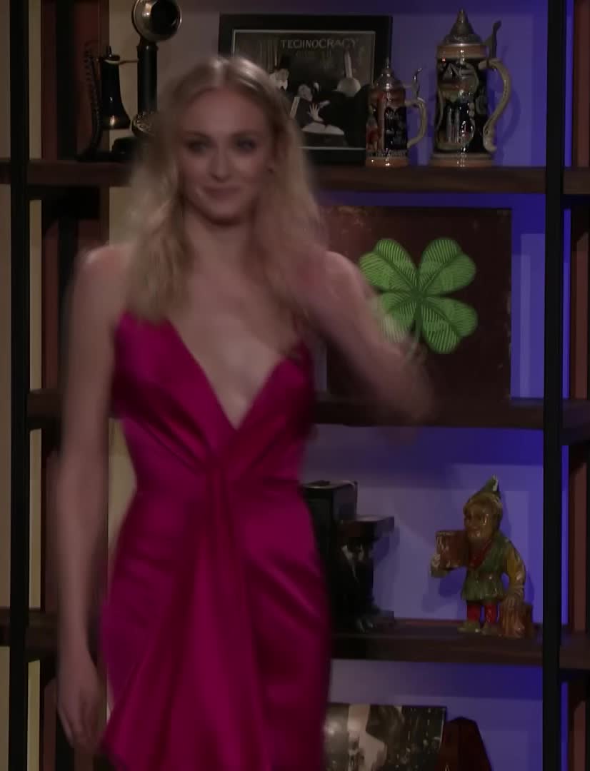 Pokies Sophie Turner Gif Video Nudecelebgifs Com